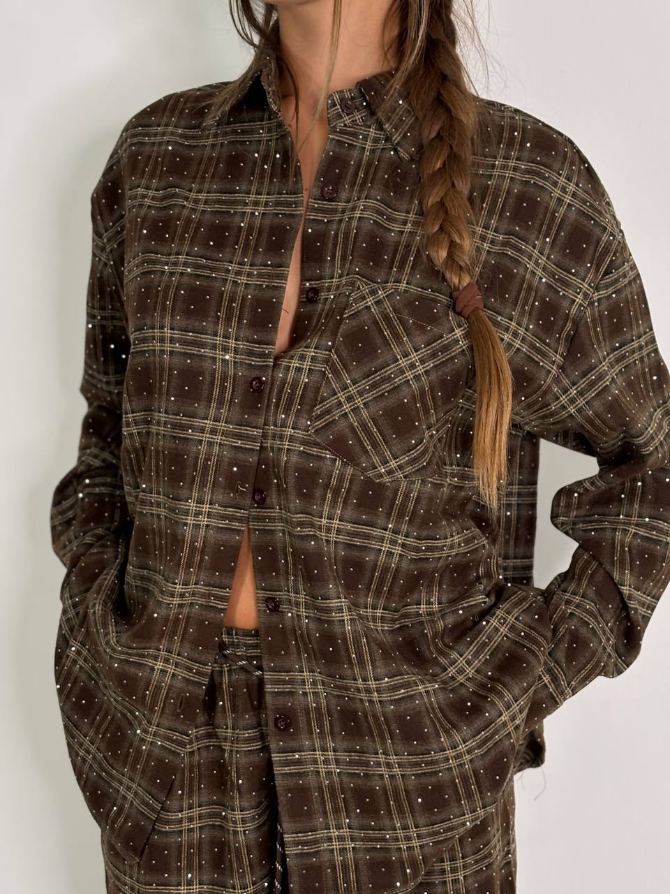 Camicia Over Marrone A Quadri Con Dettagli Strass - Abbigliamento Jessica
