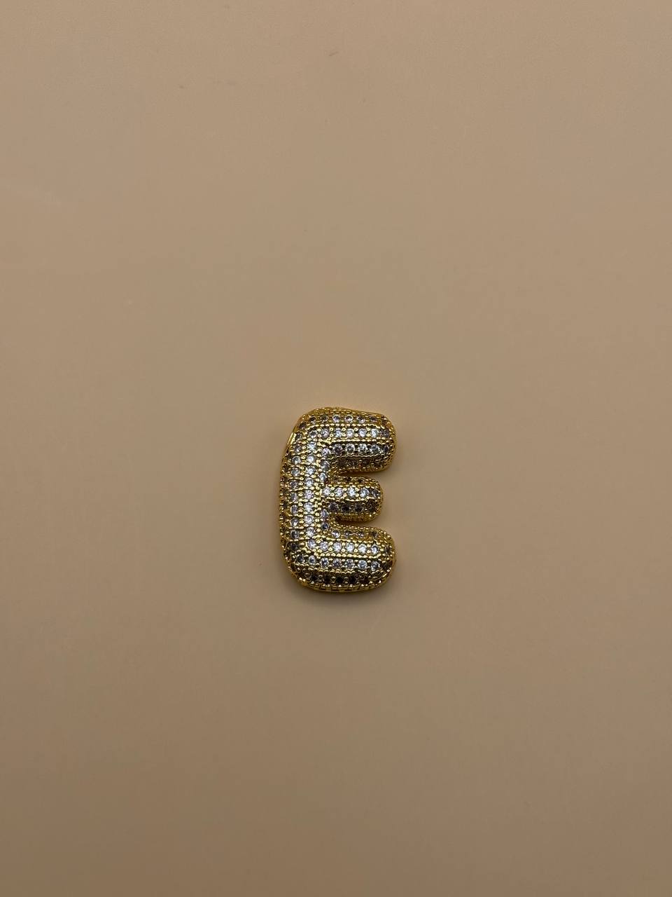 Charm Lettera Brillante ✨ - Abbigliamento Jessica