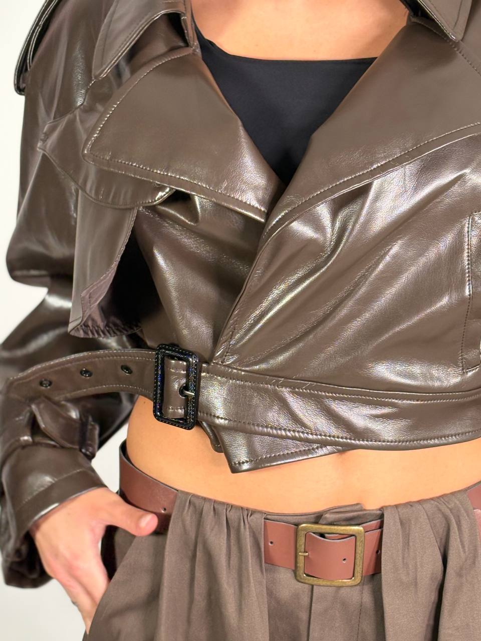 Trench Corto In Ecopelle Marrone - Abbigliamento Jessica