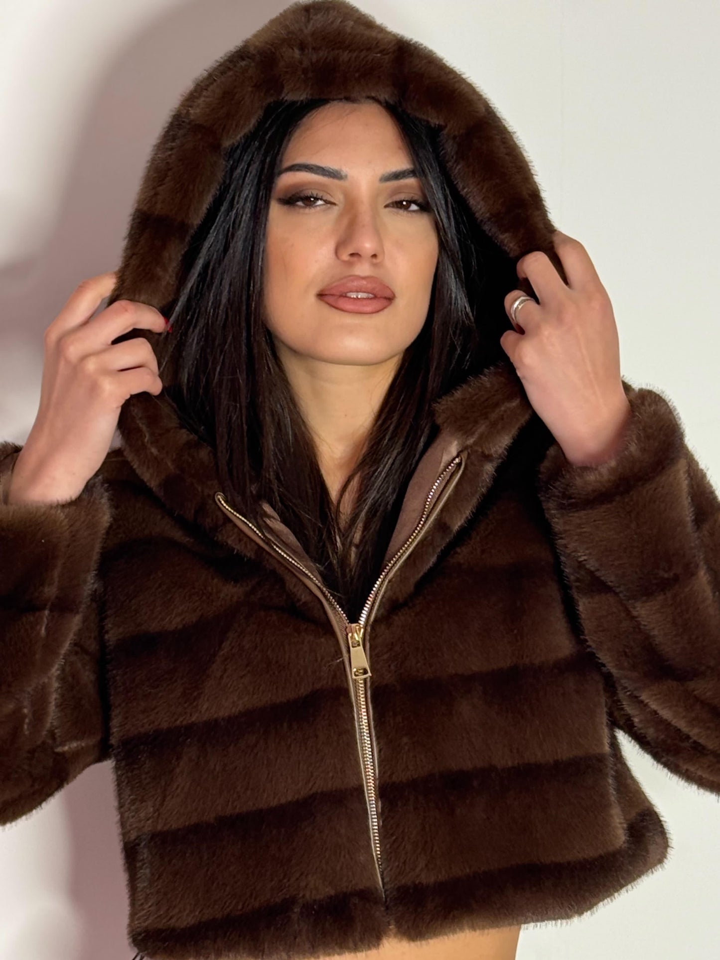 Eco-Pelliccia Marrone con Cappuccio
