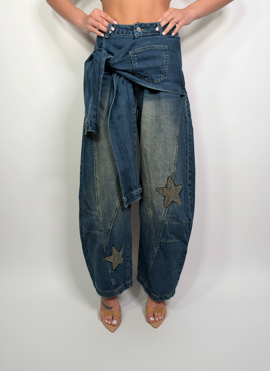 Balloon Star, jeans blu con gamba balloon e dettagli a stella, vista frontale