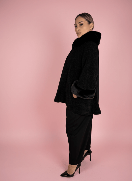 Cappotto Dettagli in Eco - Pelliccia Nero - Abbigliamento Jessica