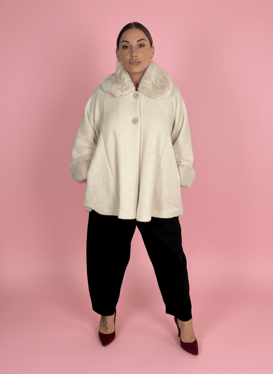 Cappotto Dettagli in Eco - Pelliccia Panna - Abbigliamento Jessica