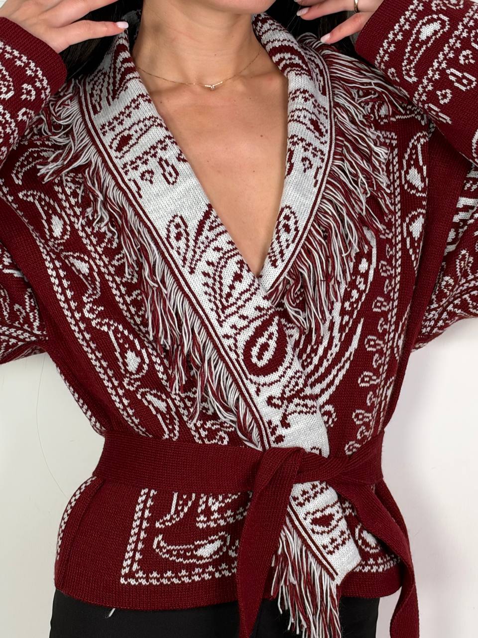 Cardigan Bandana Crop Bordeaux, fantasia bandana con frange e cintura
