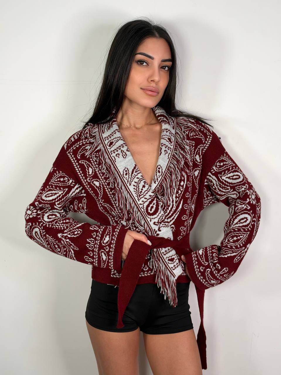 Cardigan Bandana Crop Bordeaux, fantasia bandana con frange e cintura