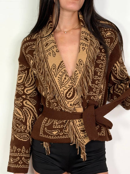 Cardigan Bandana Crop Marrone, fantasia bandana con frange e cintura