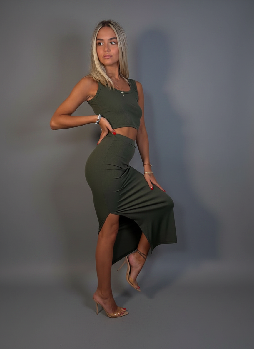 Set Monica