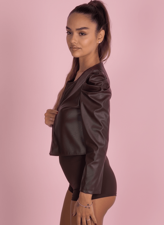 Giacca Cropped Ecopelle Con Spalline Arricciate Marrone - Abbigliamento Jessica