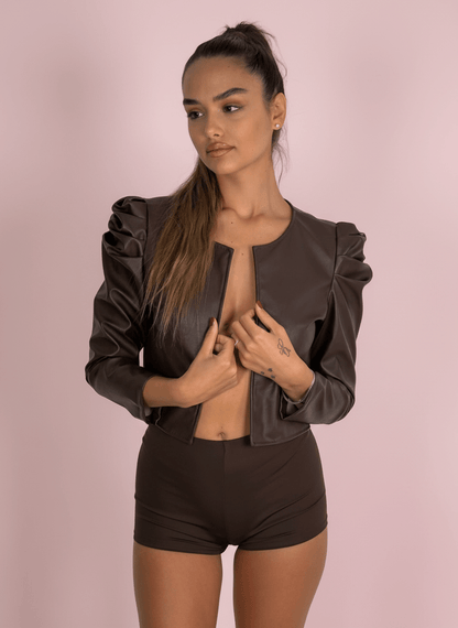 Giacca Cropped Ecopelle Con Spalline Arricciate Marrone - Abbigliamento Jessica