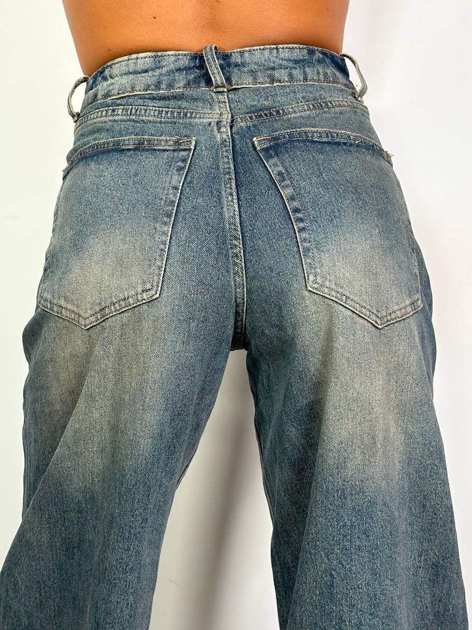 Jeans Out